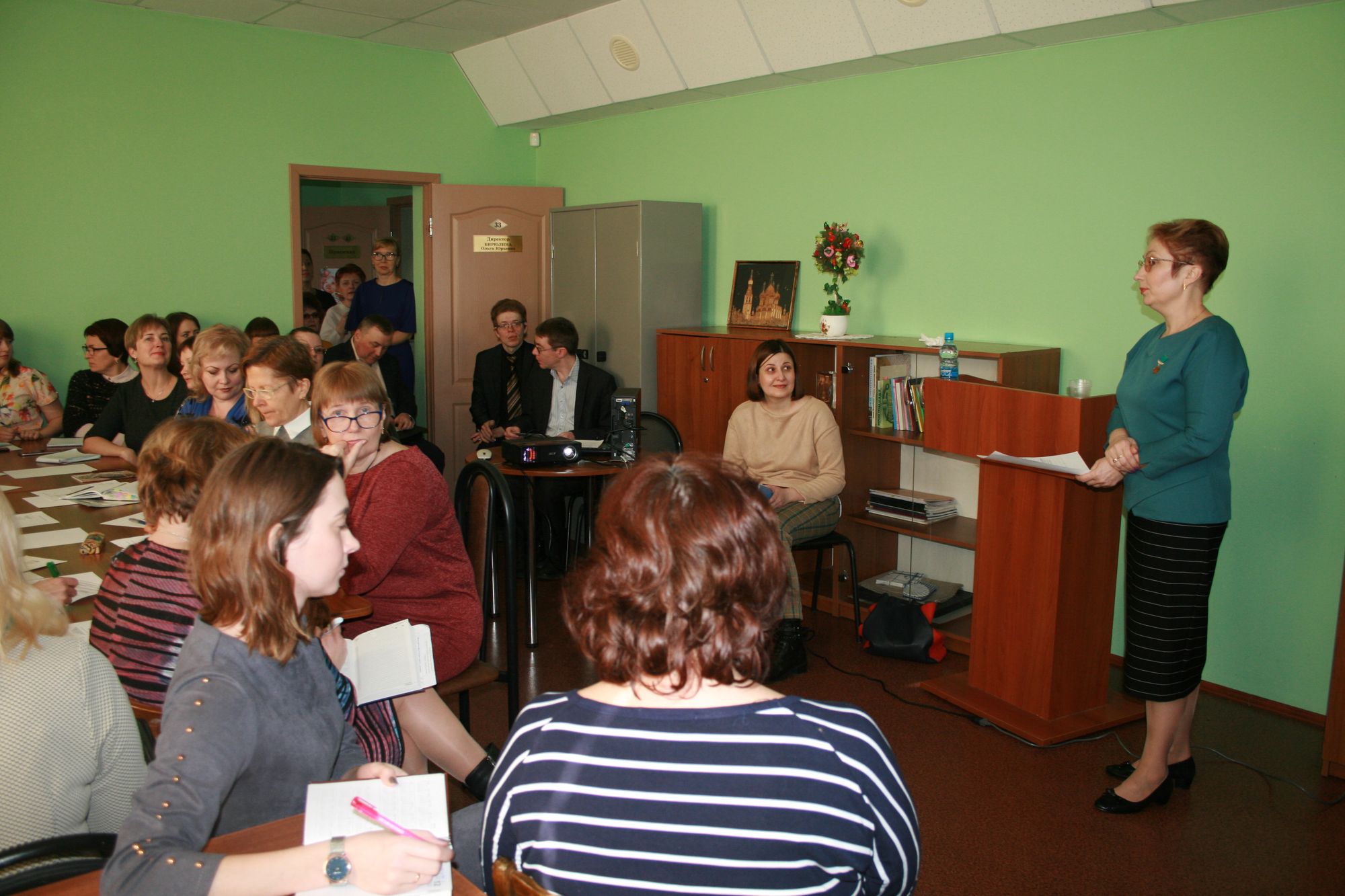 Заседание круглого стола «Взаимодействие ГУ-УПФР в Вологде с архивными учреждениями Вологодской области» открывает директор МКУ «МАГВ» О.Ю. Бирюлина, март 2019 г. 